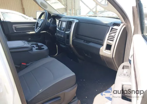 2024 Ram 1500 Classic Slt 4X2 6'4 Box z USA, uszkodzony, nr VIN 1C6RR6GG4RS135980